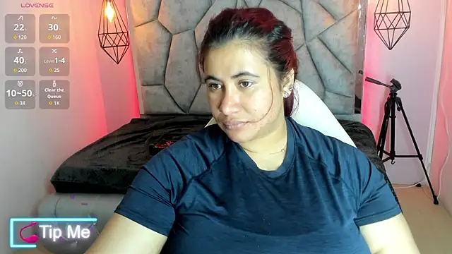 Addyy 02 online show from May 27, 6:59 pm