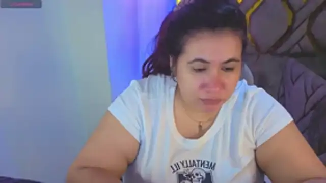 Snapshot of Addyy_02 chatting on January 11, 2:18 am Addyy 02 online show from January 11, 2:18 am