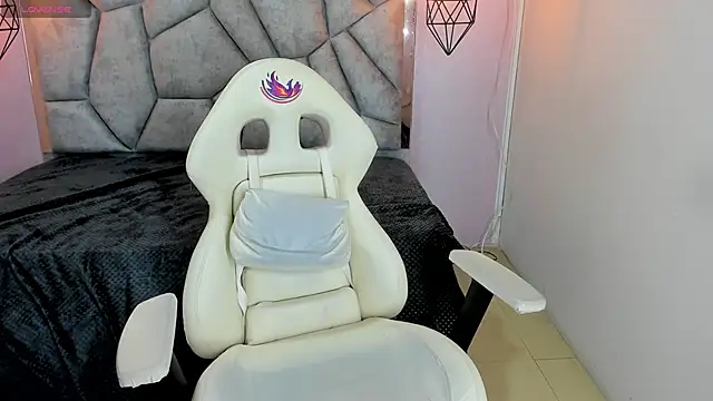 Addyy 02 online show from March 27, 7:37 pm