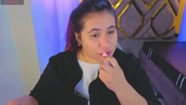 Snapshot of Addyy_02 chatting on January 18, 12:03 am Addyy 02 online show from January 18, 12:03 am