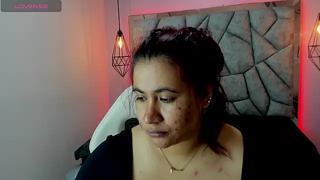 Addyy 02 online show from May 9, 6:33 pm