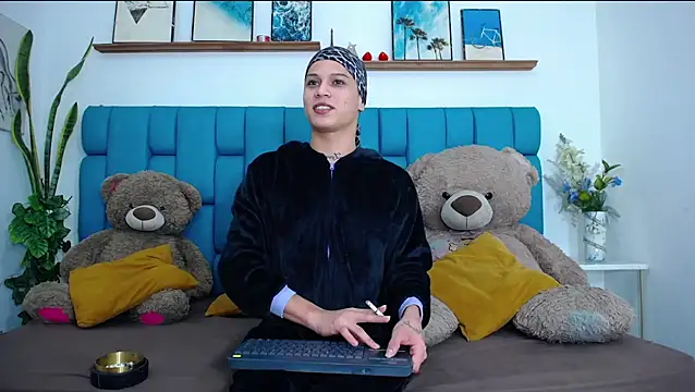 Brian hot online show from March 3, 11:17 am