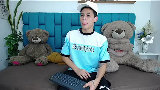 Brian hot online show from February 27, 11:43 am