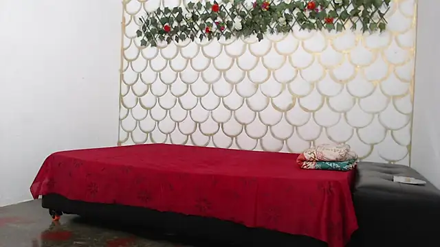 nahomy smiith online show from March 12, 11:47 am