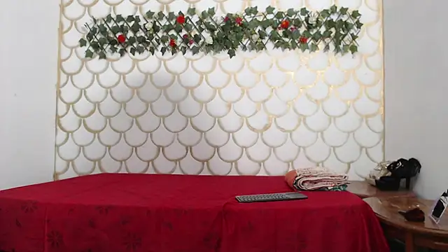 nahomy smiith online show from March 7, 5:03 am