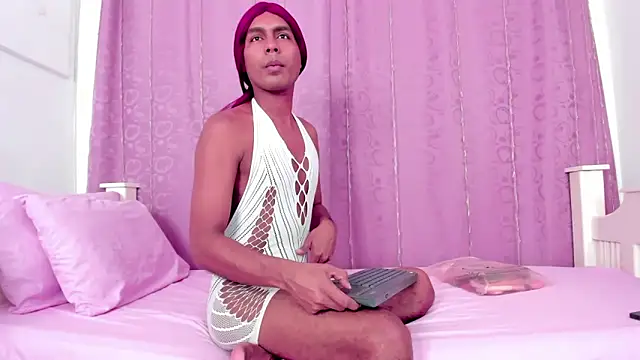 Snapshot of nahomy_smiith chatting on November 3, 8:12 pm nahomy smiith online show from November 3, 8:12 pm