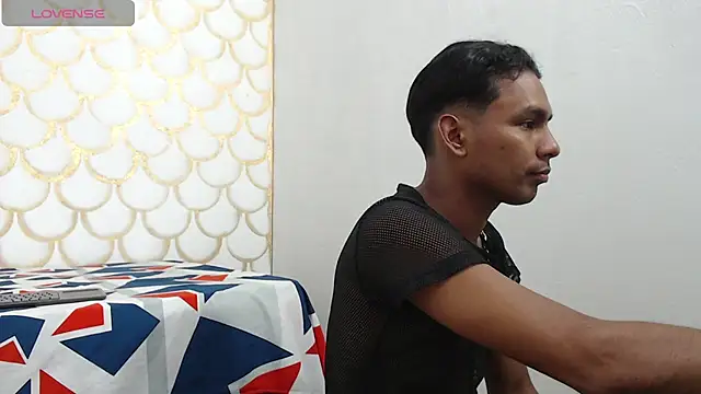 Snapshot of nahomy_smiith chatting on December 16, 12:59 am nahomy smiith online show from December 16, 12:59 am