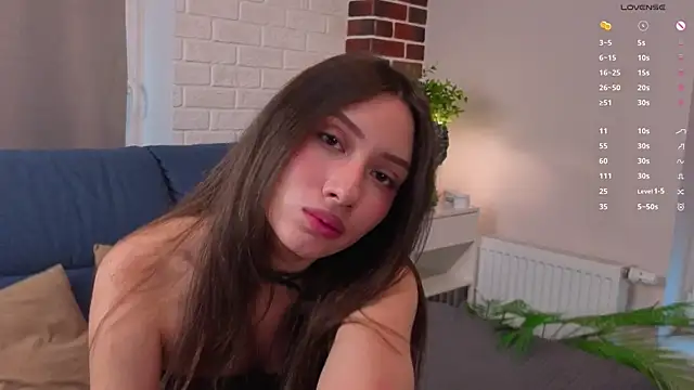 Snapshot of MissyHuf chatting on December 4, 8:35 am MissyHuf online show from December 4, 8:35 am