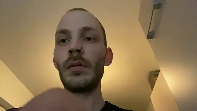 MolleDolle online show from April 18, 3:36 pm