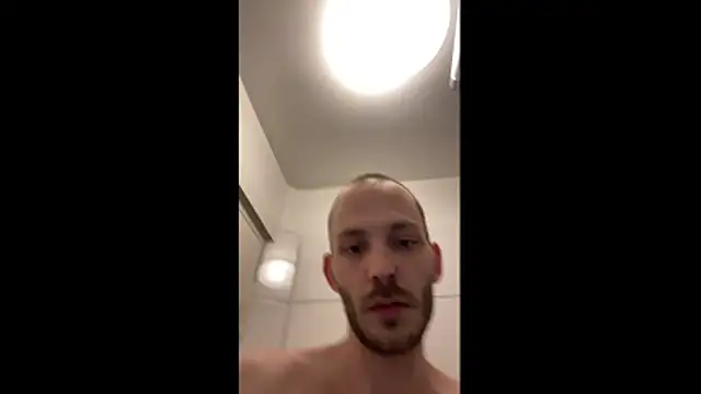 MolleDolle online show from April 21, 8:04 pm