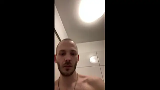 MolleDolle online show from April 24, 4:53 pm