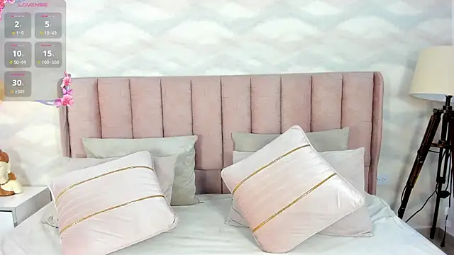 Snapshot of Katya_blonde chatting on November 13, 12:42 pm Katya blonde online show from November 13, 12:42 pm