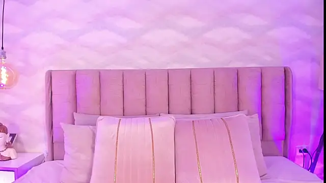 Snapshot of Katya_blonde chatting on November 30, 11:49 pm Katya blonde online show from November 30, 11:49 pm