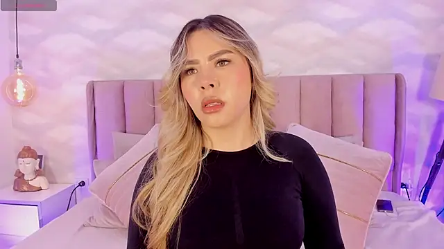 Snapshot of Katya_blonde chatting on November 19, 12:16 pm Katya blonde online show from November 19, 12:16 pm