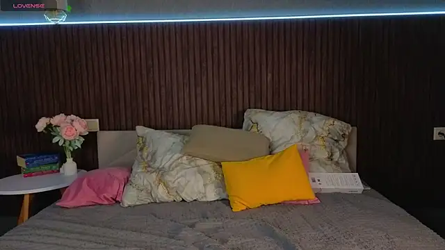 kitsun ne online show from November 16, 8:24 pm