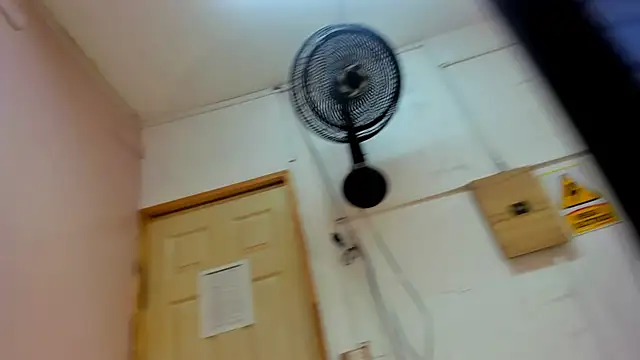 Snapshot of sexdumbi chatting on October 17, 2:08 pm sexdumbi online show from October 17, 2:08 pm