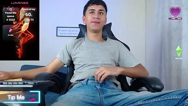 Snapshot of Alancum7 chatting on February 4, 12:55 pm Alancum7 online show from February 4, 12:55 pm