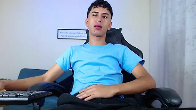 Snapshot of Alancum7 chatting on February 9, 12:47 pm Alancum7 online show from February 9, 12:47 pm