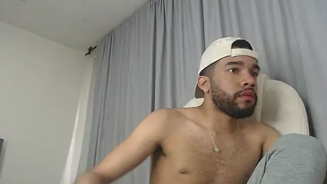 andresnoir  online show from October 30, 2:14 pm