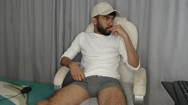 andresnoir  online show from October 21, 2:16 pm