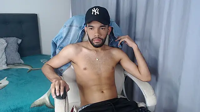 andresnoir  online show from October 12, 2:18 pm