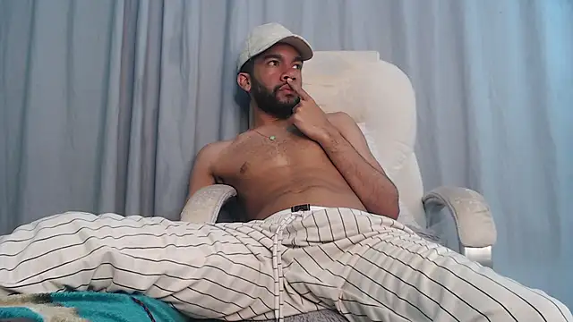 andresnoir  online show from October 16, 2:58 pm