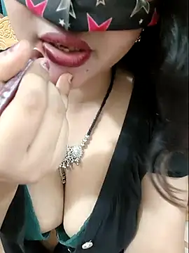 Beauty Queen Soniya online show from April 19, 6:10 pm