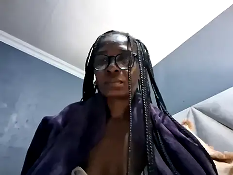Snapshot of NaughtyCouga chatting on June 10, 4:24 am NaughtyCouga online show from June 10, 4:24 am