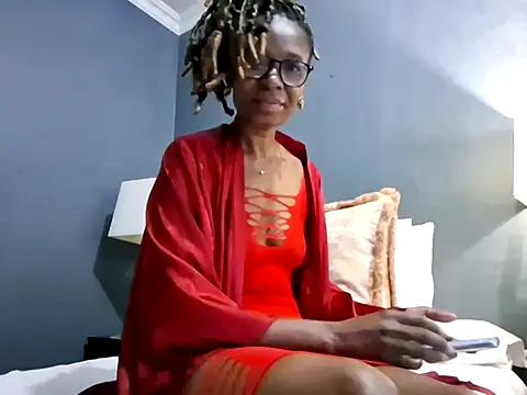 NaughtyCouga online show from April 10, 4:52 am