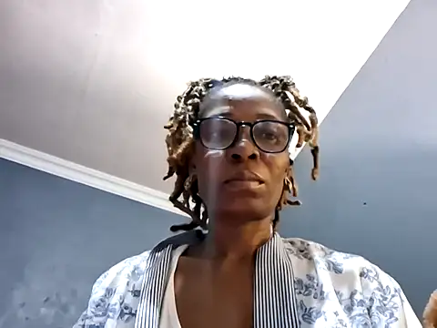 NaughtyCouga online show from April 14, 4:28 am