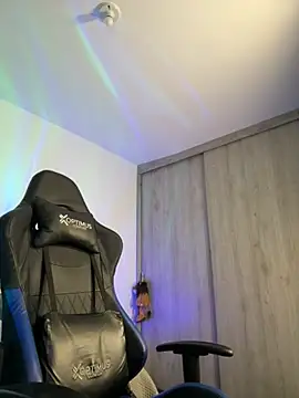 Dave-Max01 online show from November 14, 10:30 am