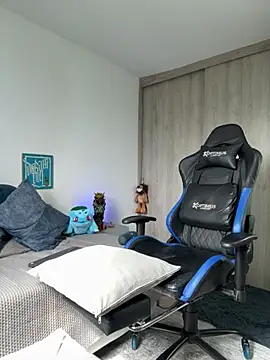 Dave-Max01 online show from November 16, 2:33 pm