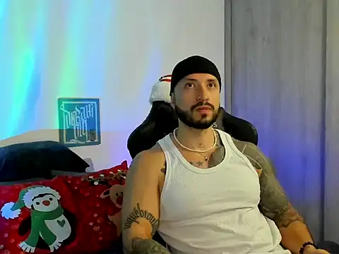 Snapshot of Dave-Max01 chatting on December 21, 3:19 am Dave-Max01 online show from December 21, 3:19 am