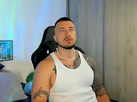 Snapshot of Dave-Max01 chatting on February 24, 2:29 pm Dave-Max01 online show from February 24, 2:29 pm