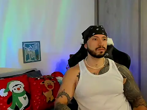 Snapshot of Dave-Max01 chatting on December 21, 4:41 pm Dave-Max01 online show from December 21, 4:41 pm