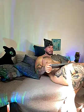 Dave-Max01 online show from November 11, 2:01 pm