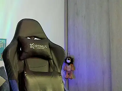 Dave-Max01 online show from November 5, 11:41 pm