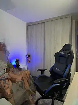 Dave-Max01 online show from November 26, 2:55 am