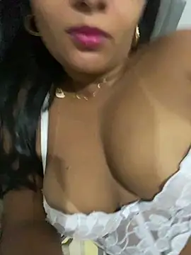 Brunamorenago online show from March 3, 8:05 pm