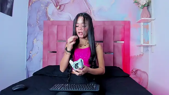 Isis Blaze online show from January 17, 3:10 am