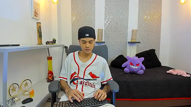 JacobBlackwell  online show from November 4, 7:39 pm