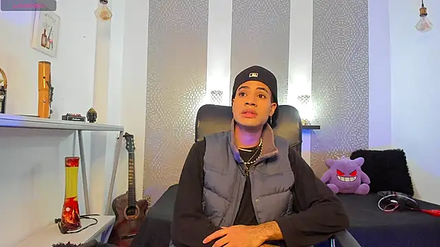 JacobBlackwell  online show from October 27, 7:37 pm