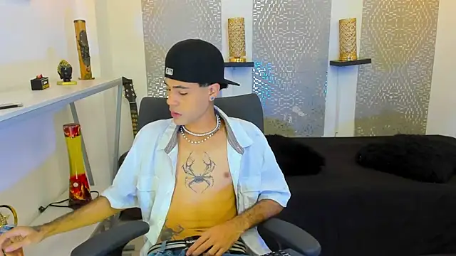 JacobBlackwell  online show from December 20, 7:39 pm