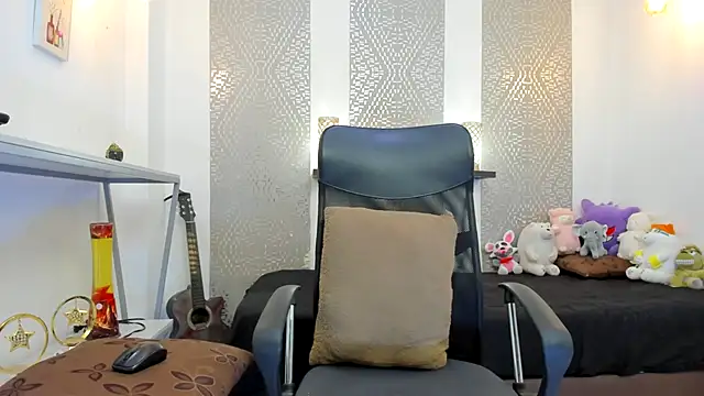 JacobBlackwell  online show from October 25, 7:03 pm