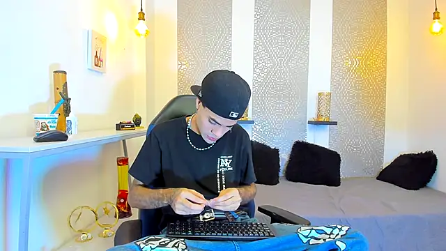 JacobBlackwell  online show from November 18, 7:28 pm