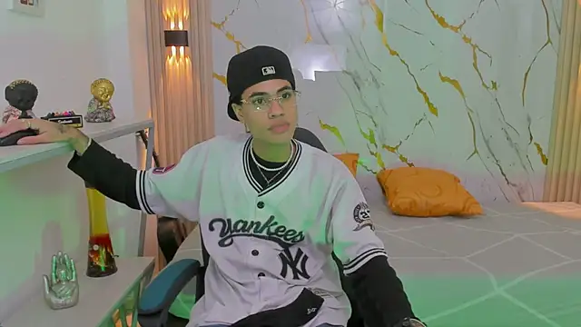 JacobBlackwell  online show from January 11, 7:43 pm