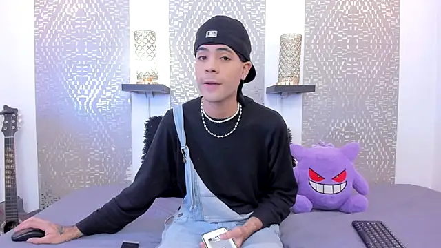 JacobBlackwell  online show from December 17, 7:30 pm