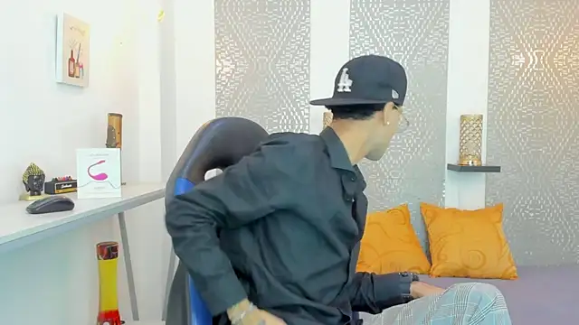 JacobBlackwell  online show from January 7, 7:30 pm