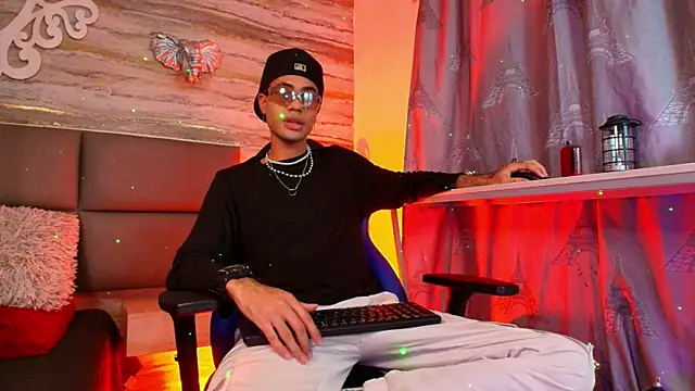 JacobBlackwell  online show from October 6, 7:58 pm