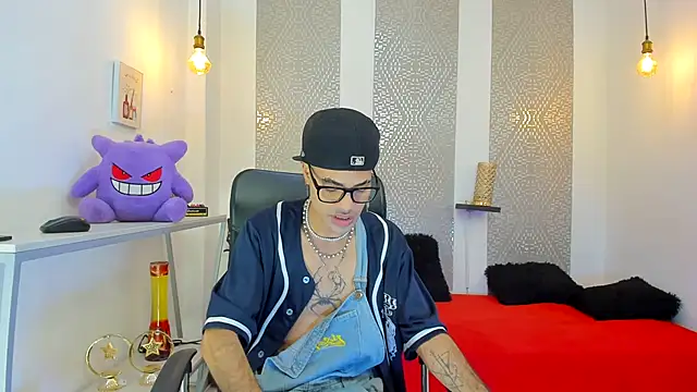 JacobBlackwell  online show from November 22, 7:46 pm